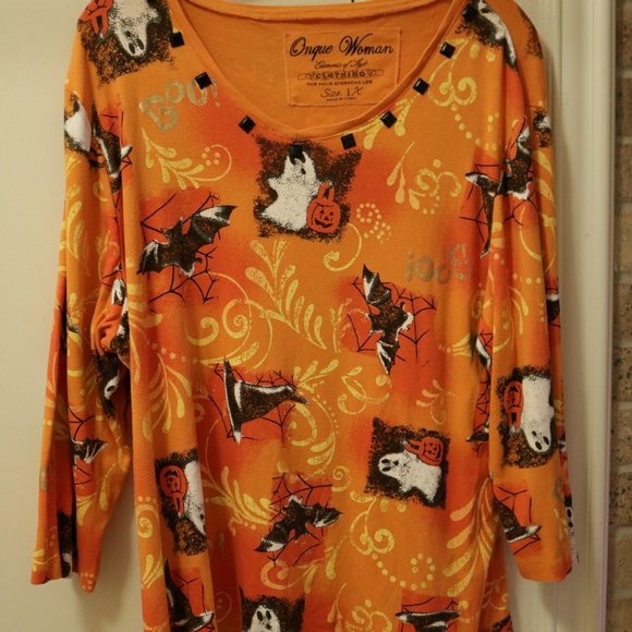 Beautiful 1X long sleeve top, black beading at collar Orange with Bats & Ghosts - Picture 1 of 2